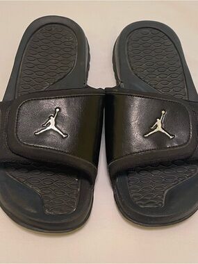Jordan Black Slides Sandals Spring/Summer Size 6 Youth